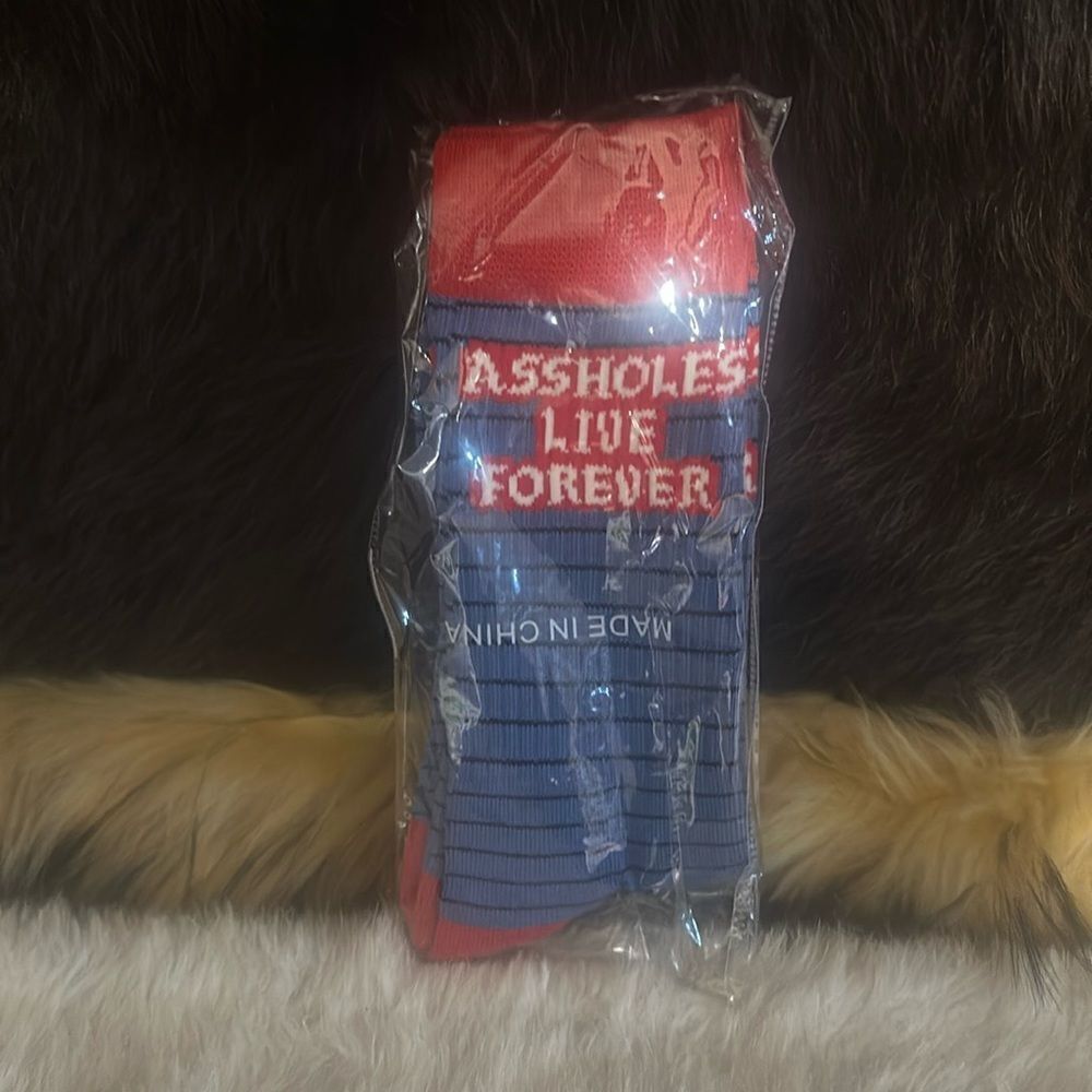 Assholes live forever socks OS (4850) NEW